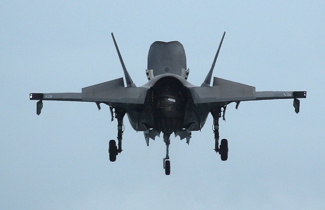 F-35B Mỹ phô diễn sức mạnh tại triển lãm hàng không Singapore F-35B Mỹ phô diễn sức mạnh tại triển lãm hàng không Singapore
