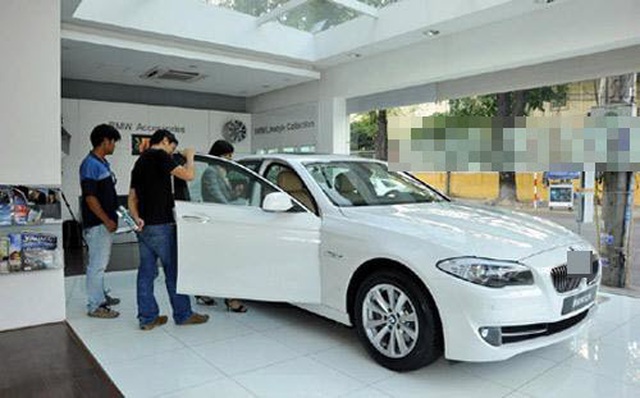 Nhiều ông lớn xe hơi 