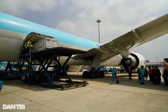 Ý nghĩa đặc biệt của lô vắc xin Covid-19 đầu tiên về Việt Nam - 5