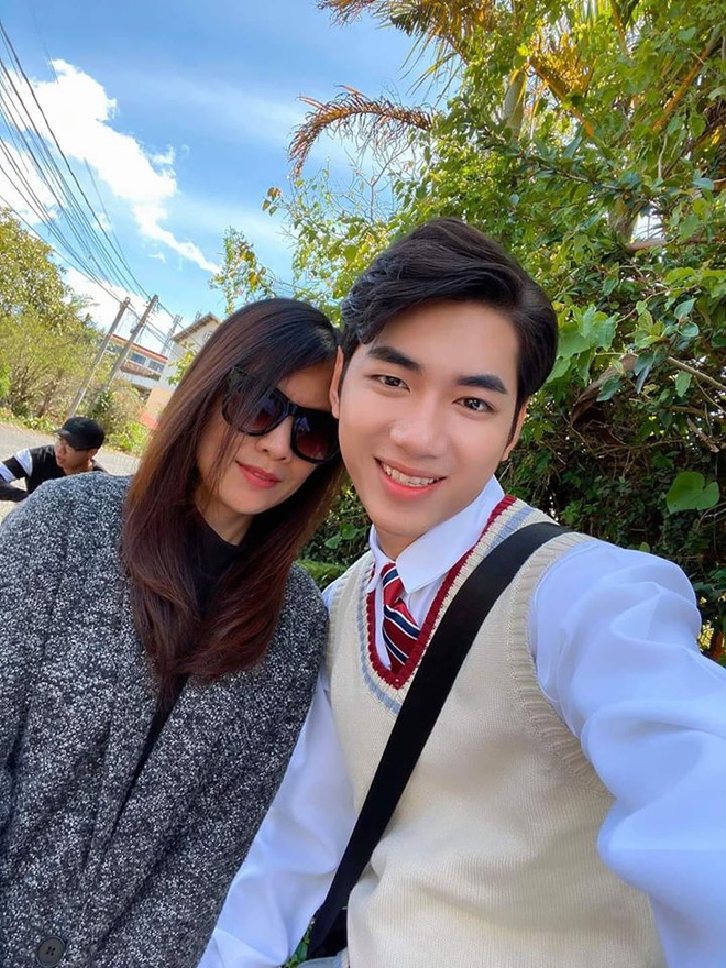 sao viet ngay 263 3 lan sinh con vo ung hoang phuc van so huu voc dang van nguoi me