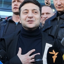nga hy vong cai thien quan he voi ukraine khi dien vien hai thang cu tong thong