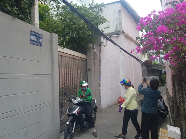 mat viec cam bang giup tien thay giao tay choang ngop tam long nguoi vn