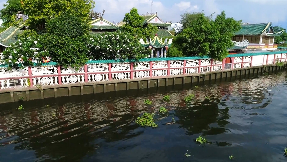 e magazine phu chau ngoi mieu co gan 3 the ky