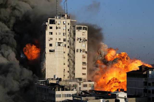 Dải Gaza chìm trong khói lửa, thùng thuốc súng Trung Đông nóng trở lại - 1 Dải Gaza chìm trong khói lửa, thùng thuốc súng Trung Đông nóng trở lại - 1