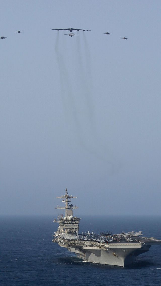 b 52 tau san bay my tap tran mo phong tan cong sat iran