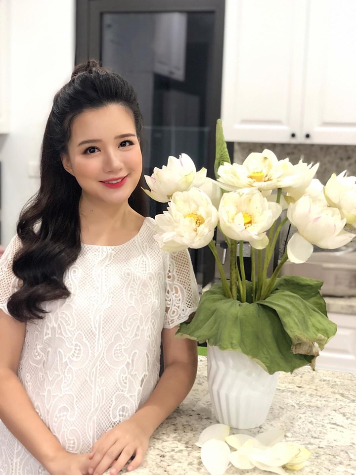 sao viet ngay 126 khong tu quynh khong mac noi y tich cuc khoe voc dang goi cam