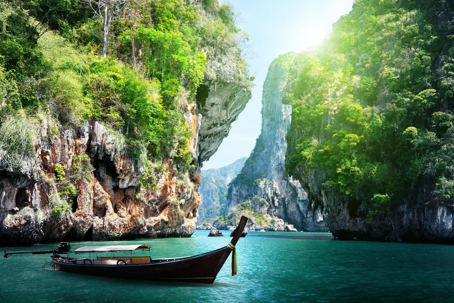 Vietjet là hãng hàng không đầu tiên khai thác trở lại tại sân bay  Phuket (Thái Lan) từ ngày 13/06/2020