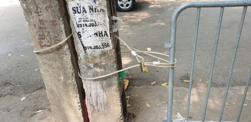ba dinh ha noi cu dan tap the giang vo cau cuu khi bi bi chan loi di