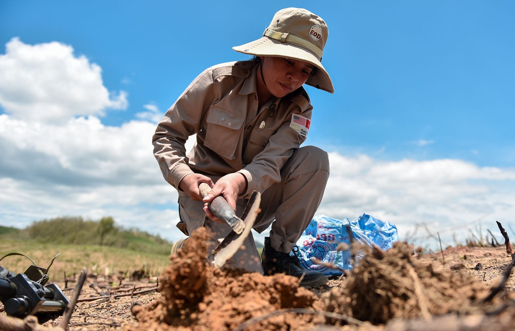 Những phụ nữ "đi săn tử thần" trên "đất lửa" Quảng Trị