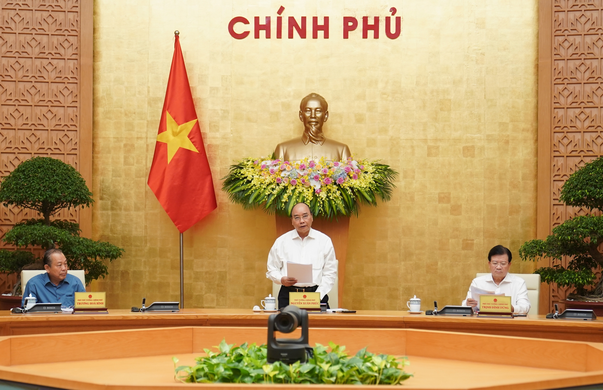 thu tuong chu tri hop chinh phu chuyen de xay dung phap luat