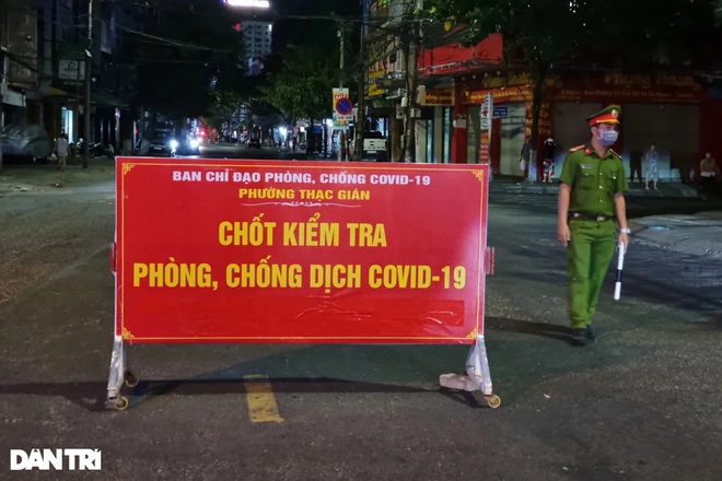 Đêm đầu Đà Nẵng làm mạnh hơn Chỉ thị 16: Người ra đường phải trình lý do - 2 Đêm đầu Đà Nẵng làm mạnh hơn Chỉ thị 16: Người ra đường phải trình lý do - 2
