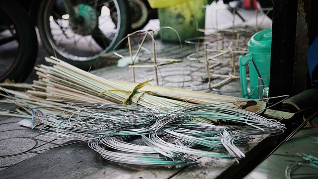 Làng nghề lồng đèn lớn nhất Sài Gòn đìu hiu vì dịch Covid-19 - 12