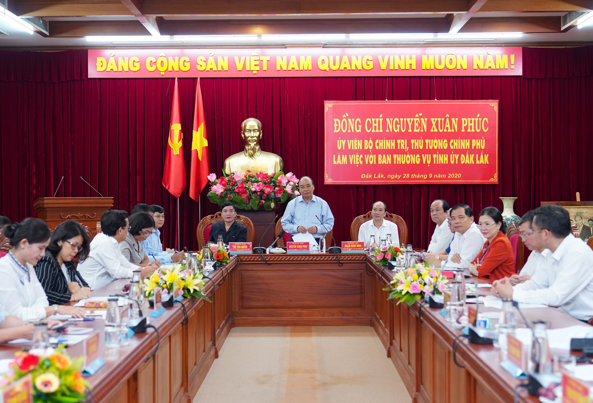 5052-ttg-lam-viec-voi-tinh-dak-lak-2