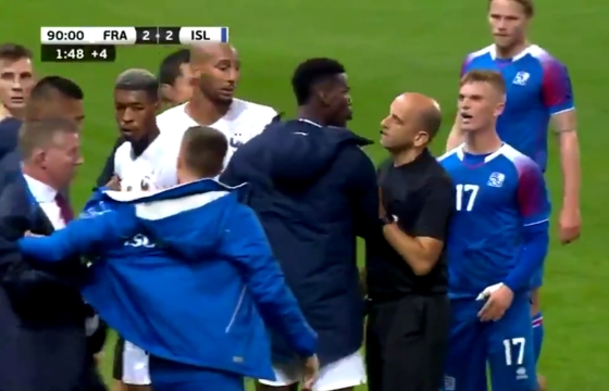 Paul Pogba hùng hổ lao vào sân đòi đánh đối thủ