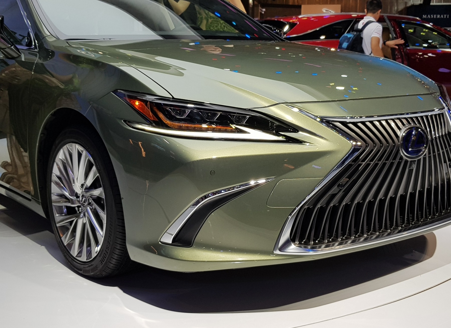 es300h 2019 tai viet nam khi lexus khong con gia