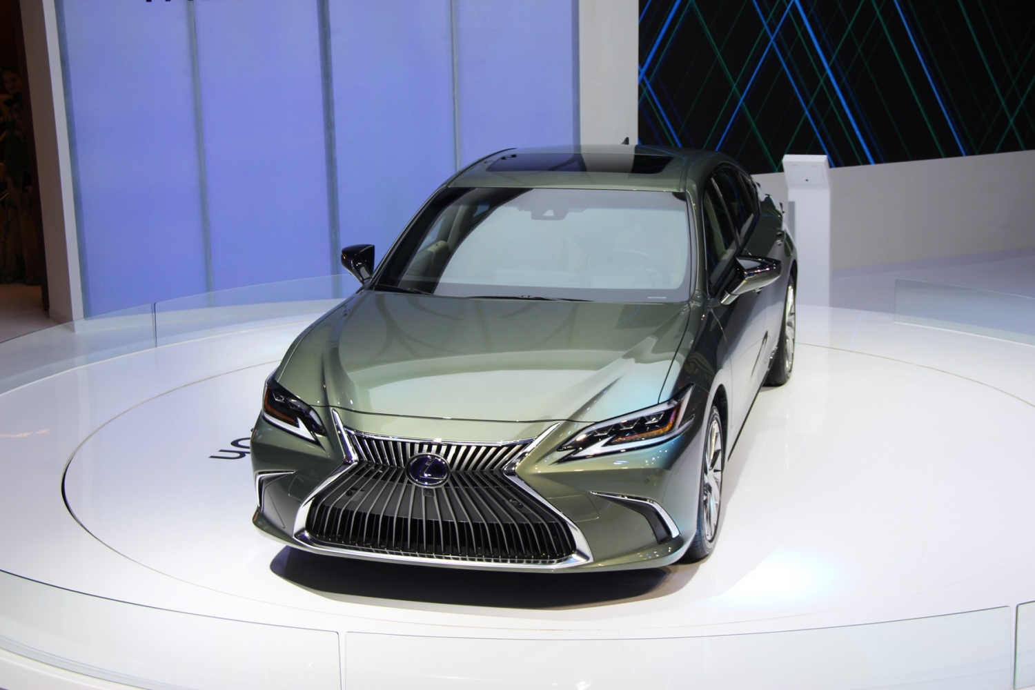 es300h 2019 tai viet nam khi lexus khong con gia