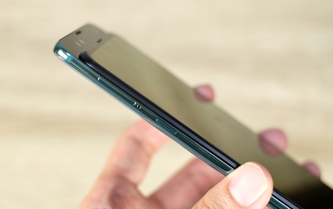 xiaomi mi mix 3 smartphone man hinh truot tran vien ve viet nam