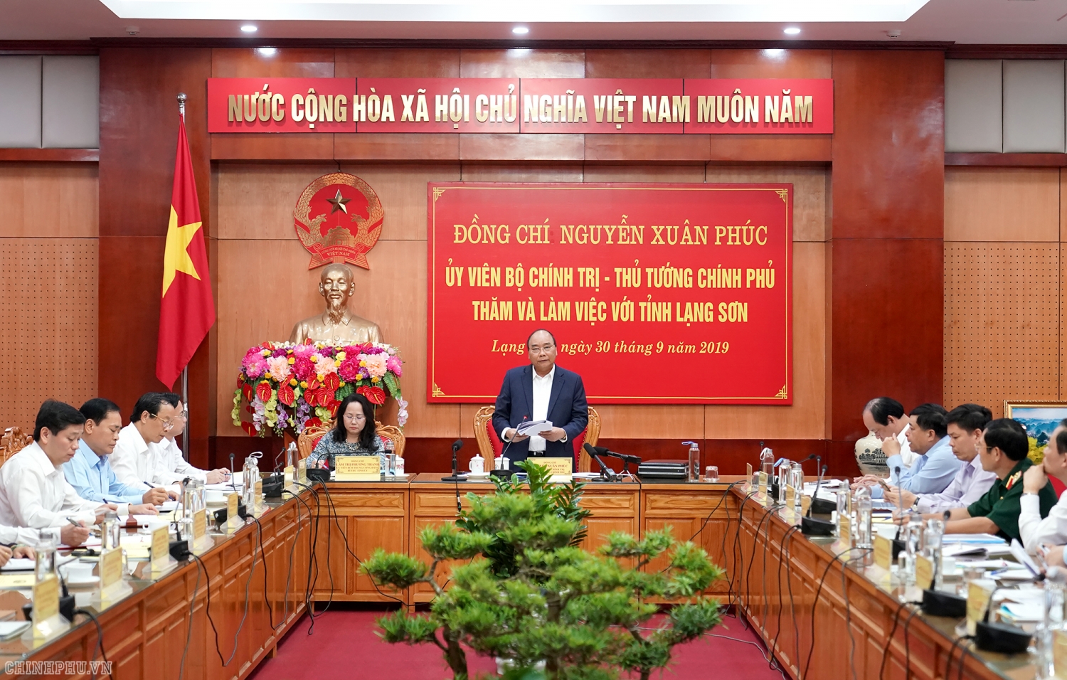 thu tuong nguyen xuan phuc lam viec voi lanh dao tinh lang son