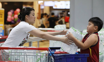 Người Hà Nội vẫn không tin nước sạch sông Đà an toàn