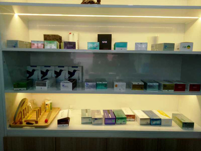 tam giu hang tram dong ho rolex omega hublot khong ro nguon goc
