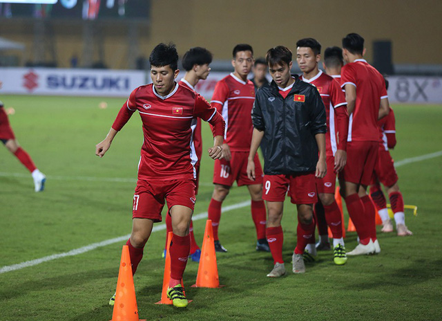 van lam quyet keo dai ky luc giu sach luoi tai aff cup 2018
