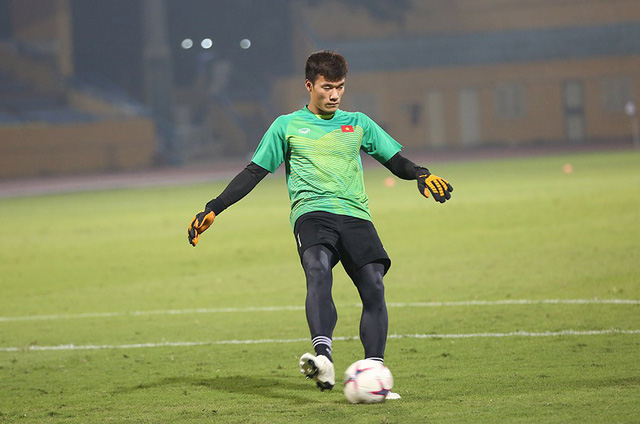 van lam quyet keo dai ky luc giu sach luoi tai aff cup 2018