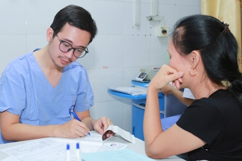 Bác sĩ "tìm con" cho người vô sinh