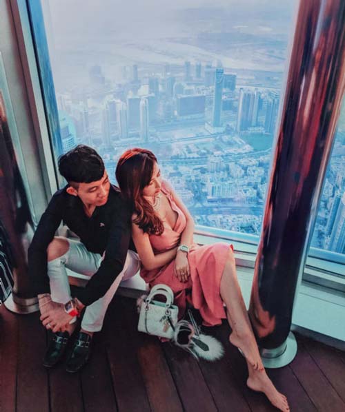 sao viet ngay 2811 hoang thuy xuat hien noi bat tren instagram hon 3 trieu follow cua miss universe