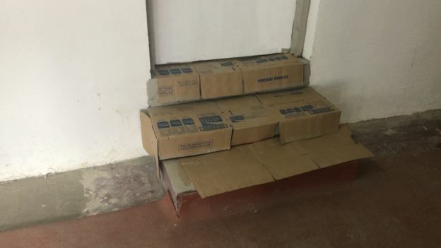 Phóng viên Anh ngán ngẩm với sân vận động Philippines