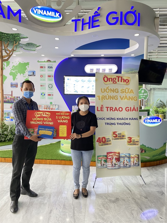 Nhân đôi niềm vui khi bất ngờ trúng 1 lượng vàng từ chương trình 