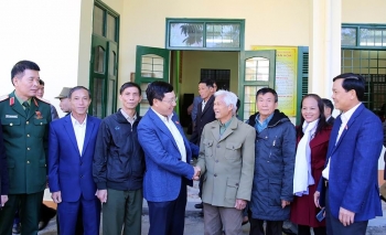 Phó Thủ tướng Phạm Bình Minh tiếp xúc cử tri Thái Nguyên