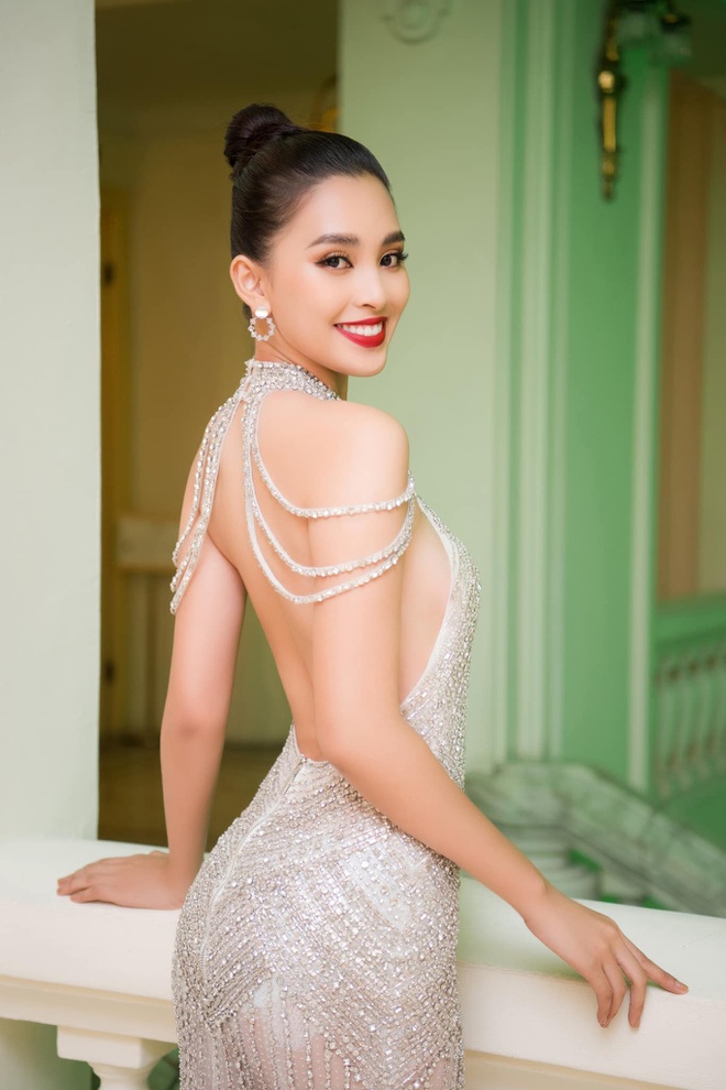 sao viet ngay 2412 hoa hau tieu vy hiem hoi dang anh mac do boi