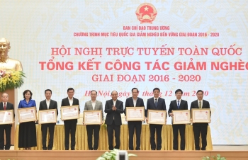 Thủ tướng Nguyễn Xuân Phúc chủ trì Hội nghị trực tuyến tổng kết công tác giảm nghèo