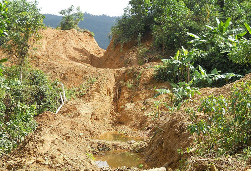 Sập hầm vàng Bồng Miêu đè chết 2 phu vàng