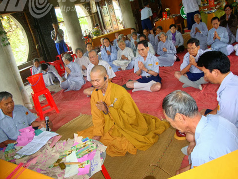 Chuyện kinh dị về hòn đá kê đầu người cho voi dẫm ở Bình Định