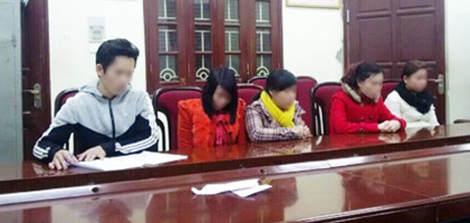 phan doi gai tam quat den mo