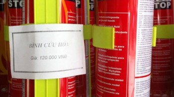 Xả bớt áp suất bình cứu hỏa trên ô tô vì sợ nổ?