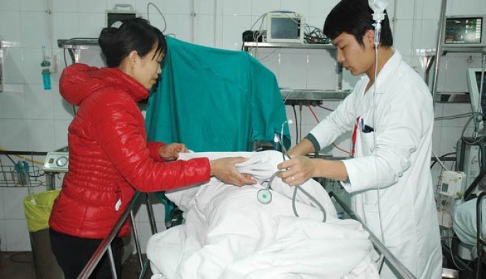 giao thua trong phong mo