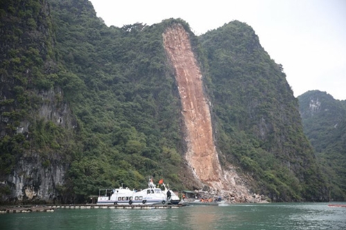 sat lo nui da o van don 3 nguoi thiet mang