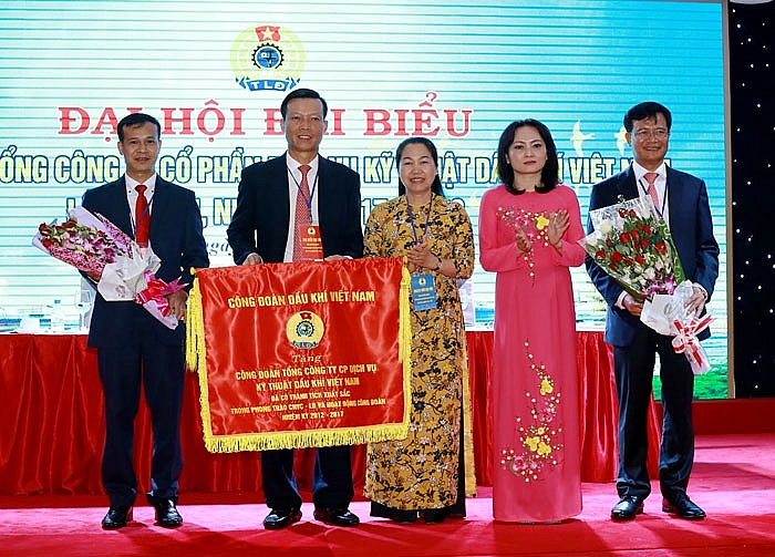 Để thực sự dân chủ, đổi mới, hiệu quả và thiết thực de thuc su dan chu doi moi hieu qua va thiet thuc