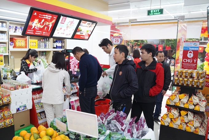 dong loat khai truong 117 cua hang vinmart ham nong thi truong ngay cuoi cung nam 2018