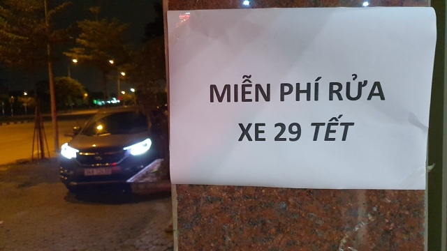 rua xe cuoi nam khong len gia con mien phi tri an khach hang