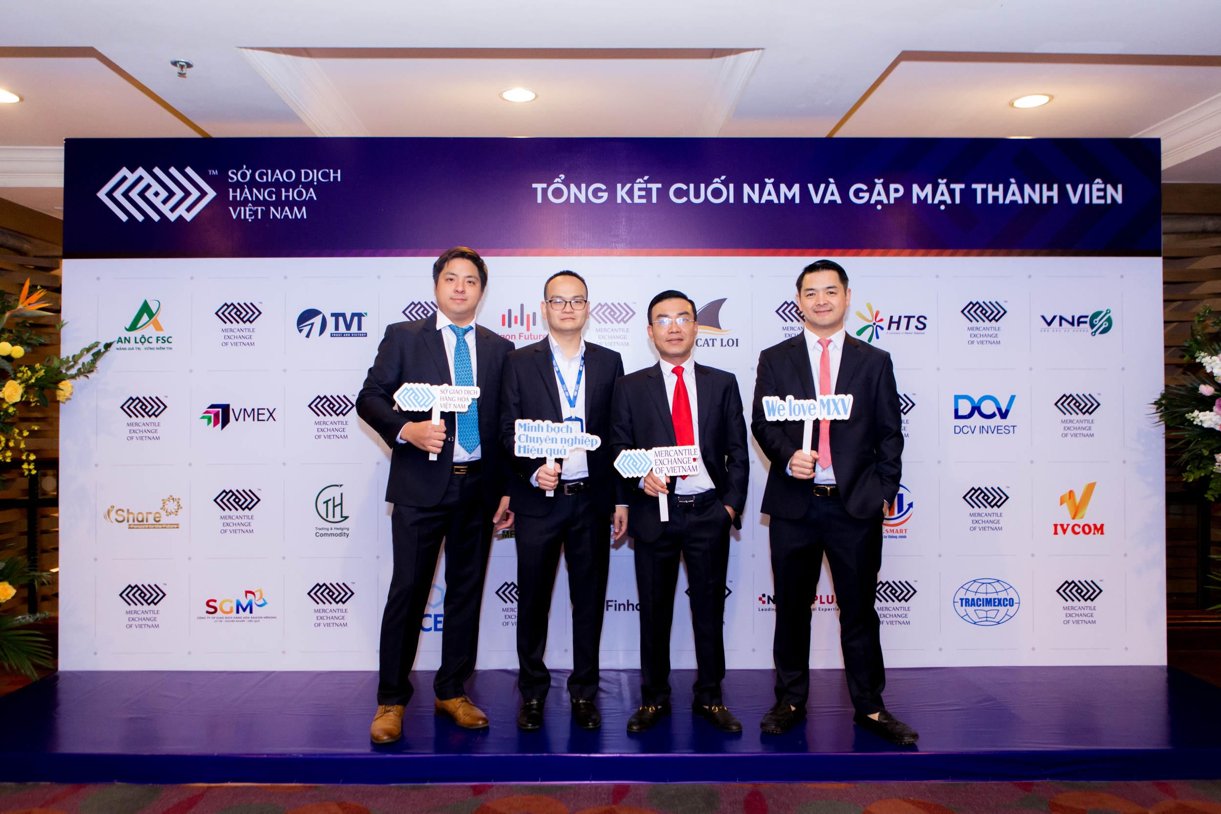 Sở Giao dịch Hàng hóa Việt Nam tổ chức Lễ tổng kết cuối năm và Gặp mặt thành viên