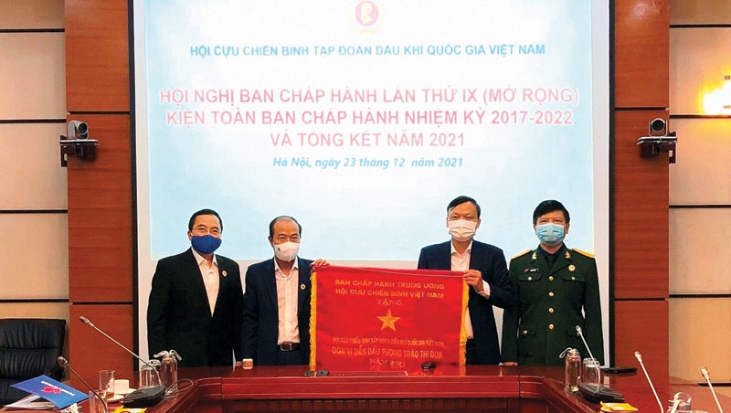 Người lính trên mặt trận dầu khí