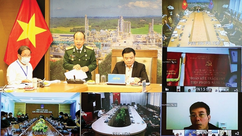 Người lính trên mặt trận dầu khí