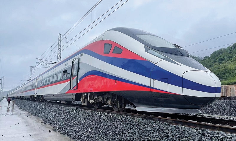 Từ tuyến đường sắt tốc độ cao Lào - Trung Quốc nghĩ về đường sắt Việt Nam
