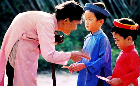 Chuyện lì xì Tết cho trẻ Chuyện lì xì Tết cho trẻ