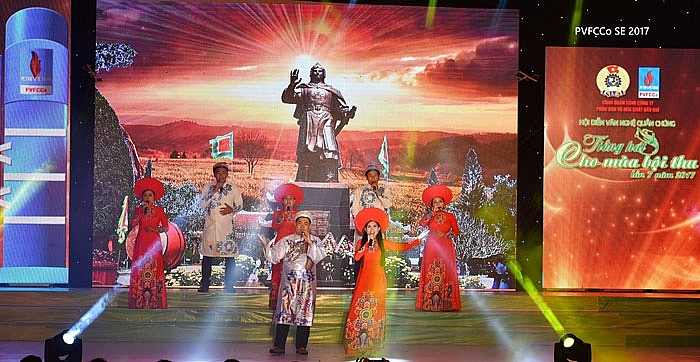 xay dung hinh mau thiet che van hoa