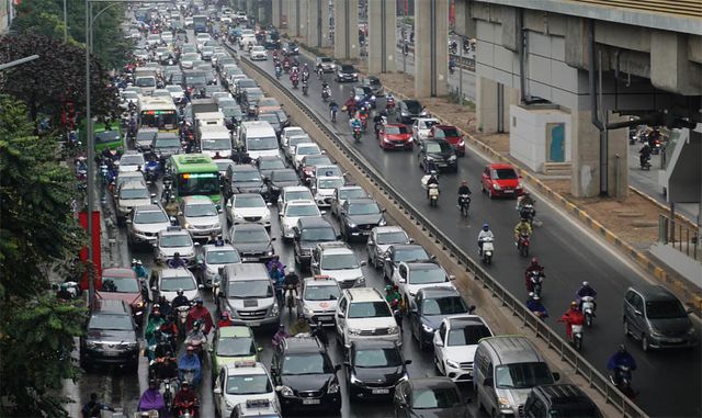 Đường phố Hà Nội ùn tắc kinh hoàng trong ngày 27 Tết duong pho ha noi un tac kinh hoang trong ngay 27 tet