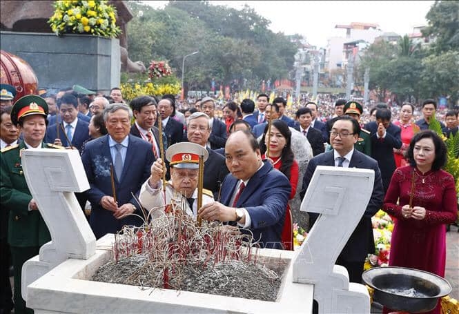 tham quan di tich ngay xuan on lai nhung bai hoc nhan van cua dan toc